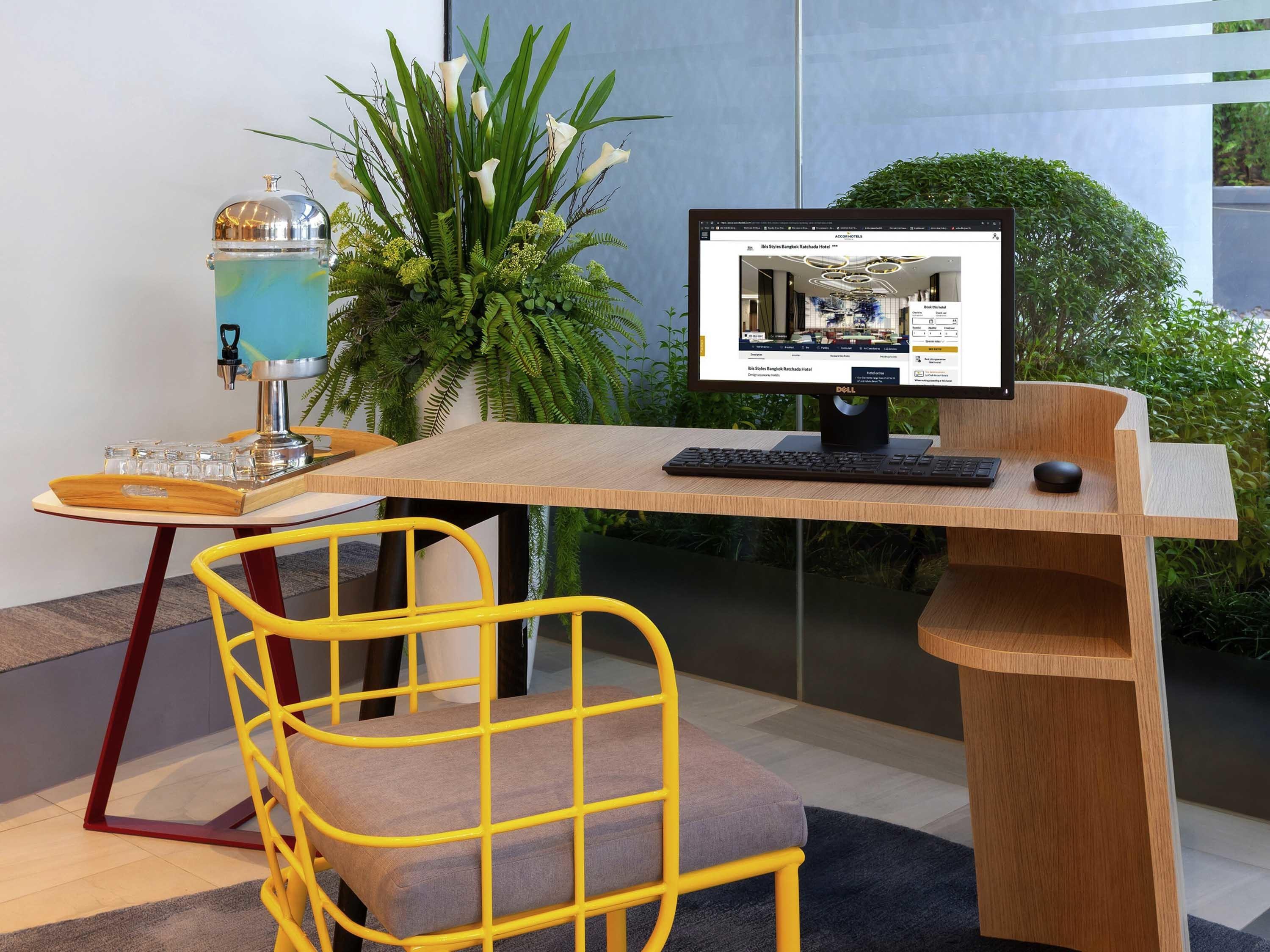 Ibis Styles Bangkok Ratchada Hotell Exteriör bild